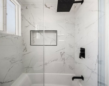 733 N Hayworth Avenue - Photo Thumbnail 27