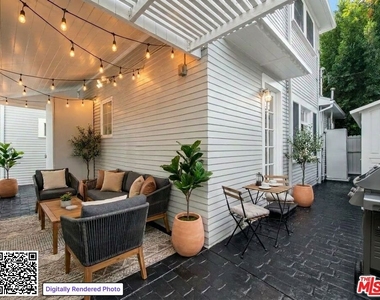 1546 N St Andrews Place - Photo Thumbnail 1