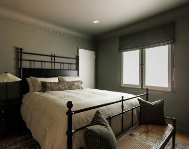 465 Westmount Drive - Photo Thumbnail 21