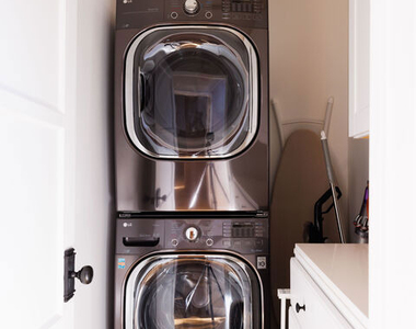465 Westmount Drive - Photo Thumbnail 34