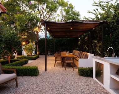 465 Westmount Drive - Photo Thumbnail 47