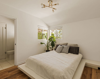 4442 Beeman Avenue - Photo Thumbnail 10
