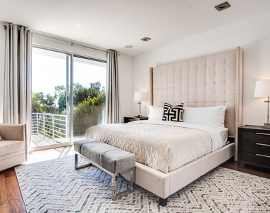 8954 St Ives Drive - Photo Thumbnail 20