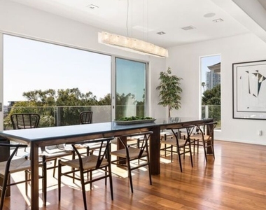 8954 St Ives Drive - Photo Thumbnail 8