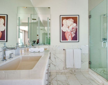 8954 St Ives Drive - Photo Thumbnail 15