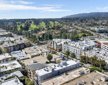 11952 Montana Avenue - Photo Thumbnail 15