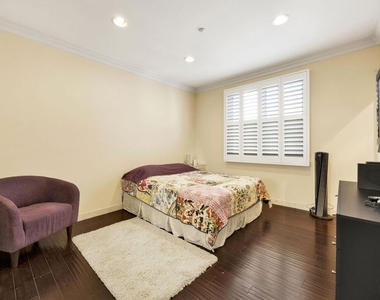 11952 Montana Avenue - Photo Thumbnail 17