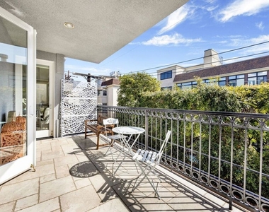 11952 Montana Avenue - Photo Thumbnail 10