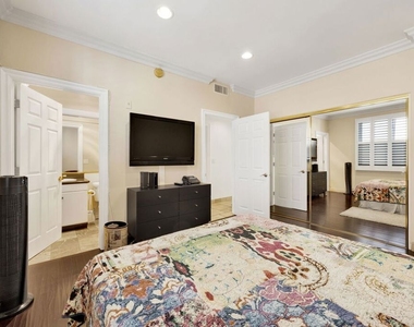 11952 Montana Avenue - Photo Thumbnail 18