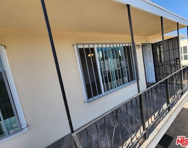 1499 W 35th Place - Photo Thumbnail 2
