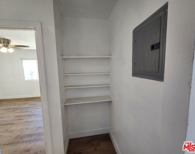 1499 W 35th Place - Photo Thumbnail 13