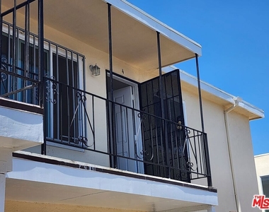 1499 W 35th Place - Photo Thumbnail 1