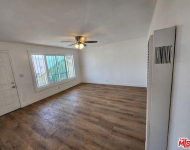 1499 W 35th Place - Photo Thumbnail 7
