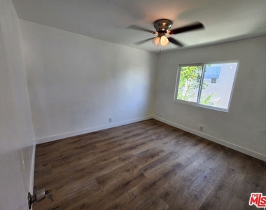 1499 W 35th Place - Photo Thumbnail 11