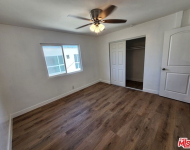 1499 W 35th Place - Photo Thumbnail 9