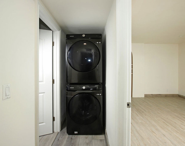 10214 Samoa Avenue - Photo Thumbnail 12
