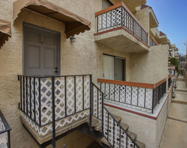 10214 Samoa Avenue - Photo Thumbnail 13