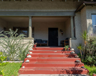 5555 Echo Street - Photo Thumbnail 3