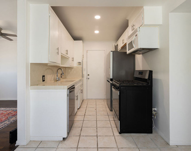 12844 Short Avenue - Photo Thumbnail 5