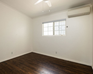 12844 Short Avenue - Photo Thumbnail 7