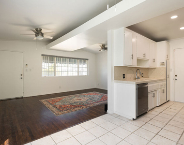 12844 Short Avenue - Photo Thumbnail 2