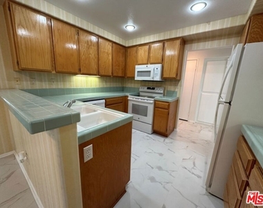 5515 Trevino Way - Photo Thumbnail 8