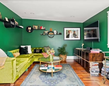 1315 Calumet Avenue - Photo Thumbnail 16