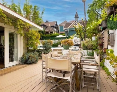1315 Calumet Avenue - Photo Thumbnail 14