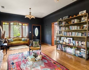 1315 Calumet Avenue - Photo Thumbnail 13