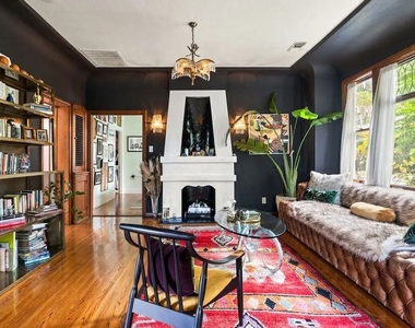 1315 Calumet Avenue - Photo Thumbnail 12
