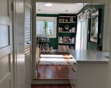 1315 Calumet Avenue - Photo Thumbnail 19