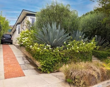 1315 Calumet Avenue - Photo Thumbnail 7
