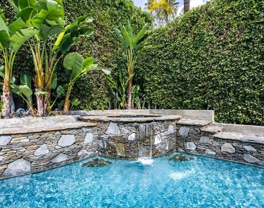 1322 Londonderry Place - Photo Thumbnail 16