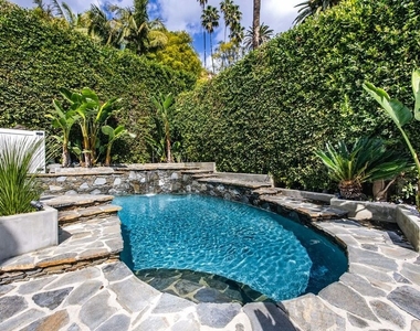 1322 Londonderry Place - Photo Thumbnail 14