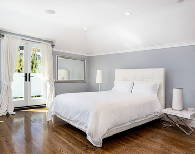 1322 Londonderry Place - Photo Thumbnail 21