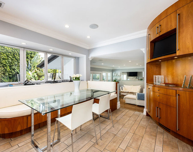 1322 Londonderry Place - Photo Thumbnail 9