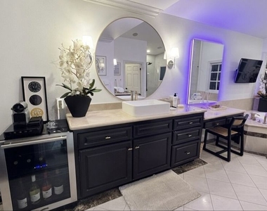 1423 Floresta Place - Photo Thumbnail 52