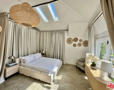 1423 Floresta Place - Photo Thumbnail 29