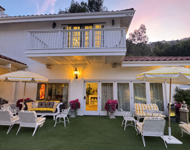 1423 Floresta Place - Photo Thumbnail 7