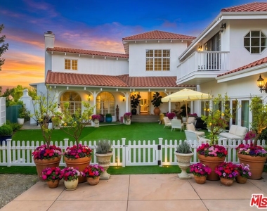 1423 Floresta Place - Photo Thumbnail 2