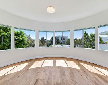 339 N Oakhurst Drive - Photo Thumbnail 6