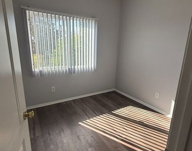 6636 Irvine Avenue - Photo Thumbnail 6