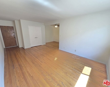 1532 N Harvard Boulevard - Photo Thumbnail 2
