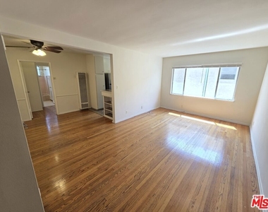 1532 N Harvard Boulevard - Photo Thumbnail 1