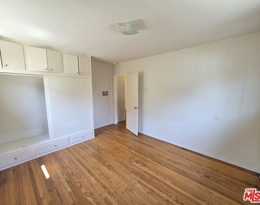 1532 N Harvard Boulevard - Photo Thumbnail 10