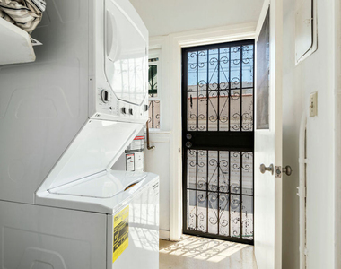450 N Ogden Drive - Photo Thumbnail 9
