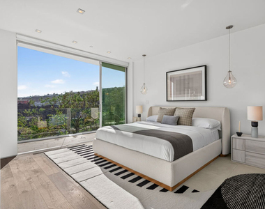 8760 Hollywood Boulevard - Photo Thumbnail 21