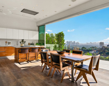 8760 Hollywood Boulevard - Photo Thumbnail 9