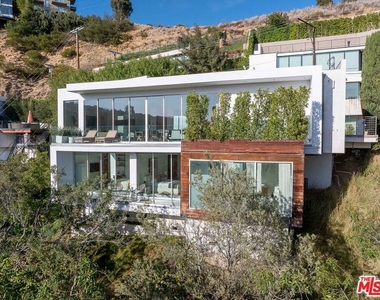 8760 Hollywood Boulevard - Photo Thumbnail 43
