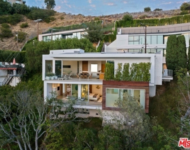 8760 Hollywood Boulevard - Photo Thumbnail 40